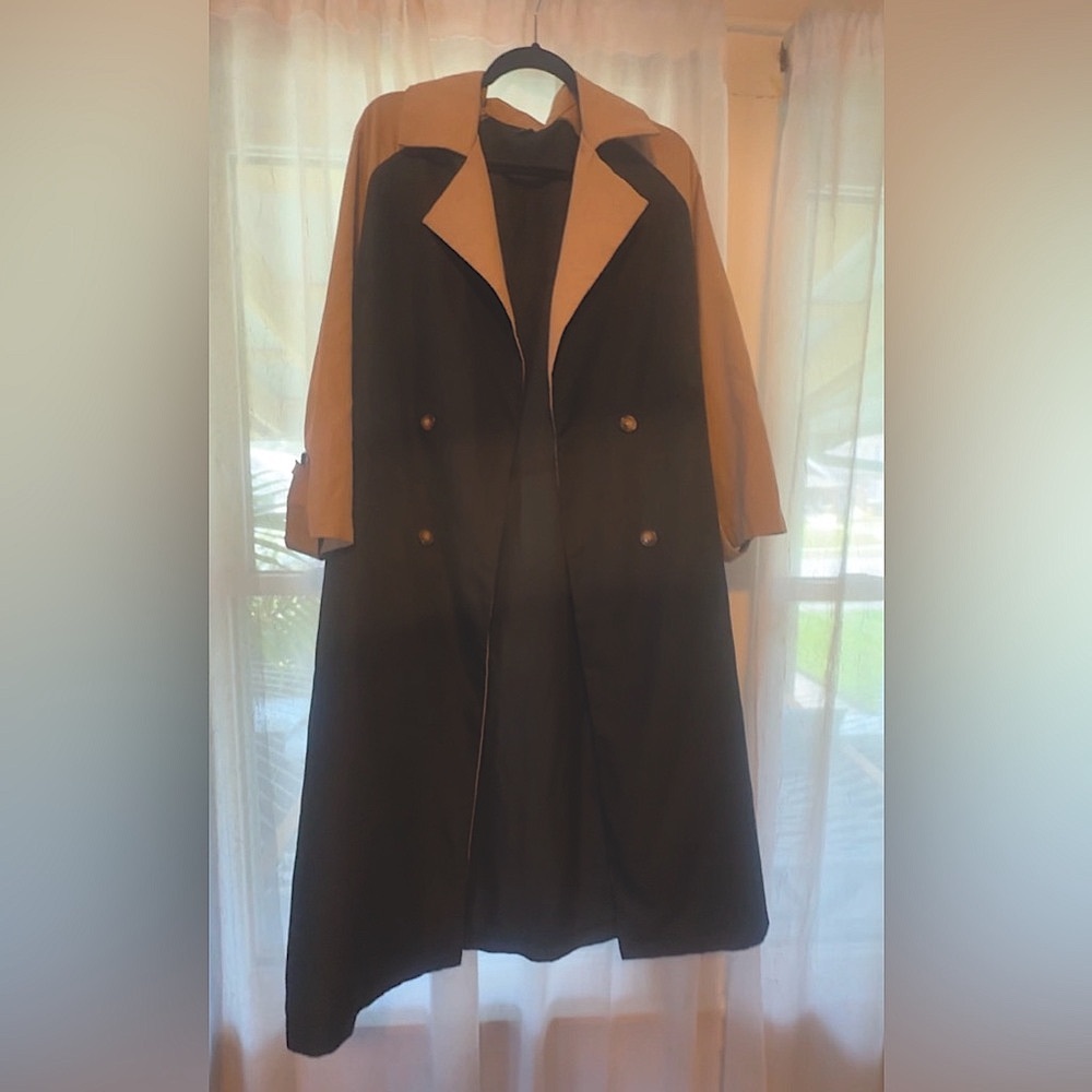 Black and beige lightweight trench